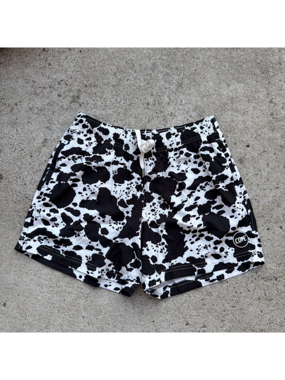 Cove Shorts Cow Print Mens Black White 36 Athletic Gym 5" Inseam Drawstring